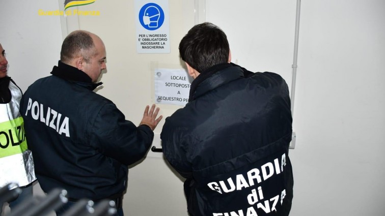 AVLive - Caporalato, sequestrato opificio con lavoratori in nero a Domicella